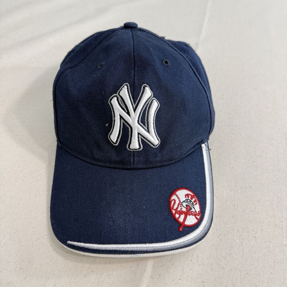 New York Yankees Genuine Merchandise Logo Adjustable Strap Hat Cap Adult One Sz